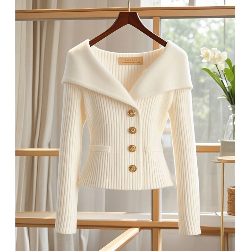 Buttoned Knitted Top
