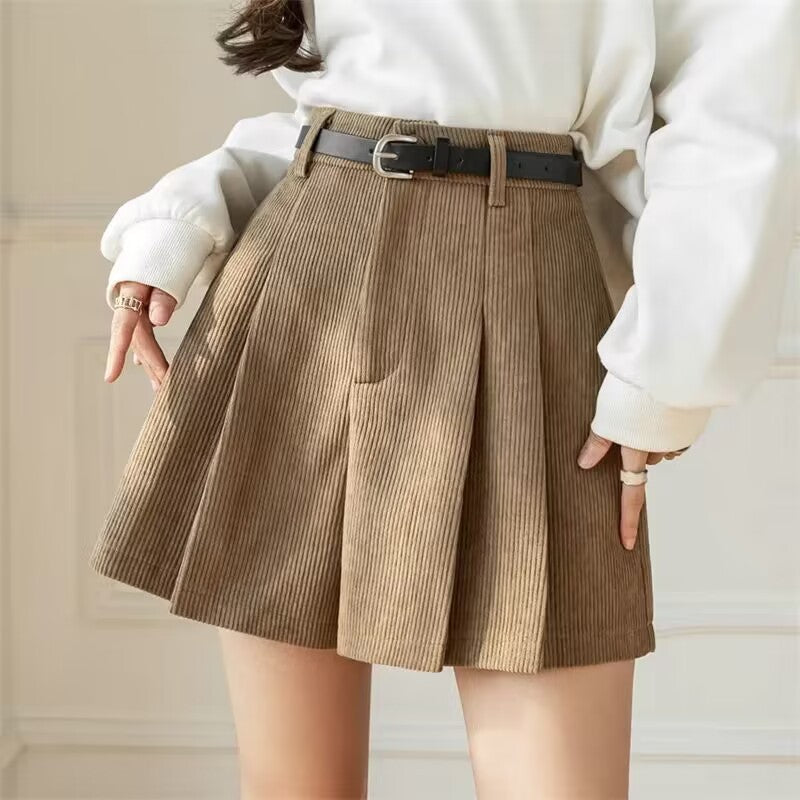 Corduroy Pleated Shorts