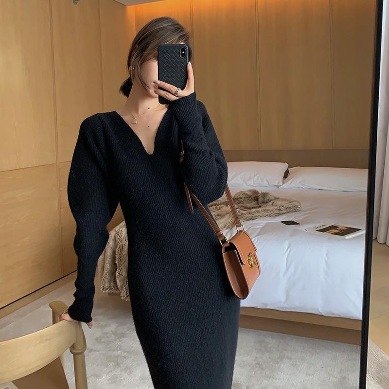 Puff Sleeved Knit Dress With V-Neck