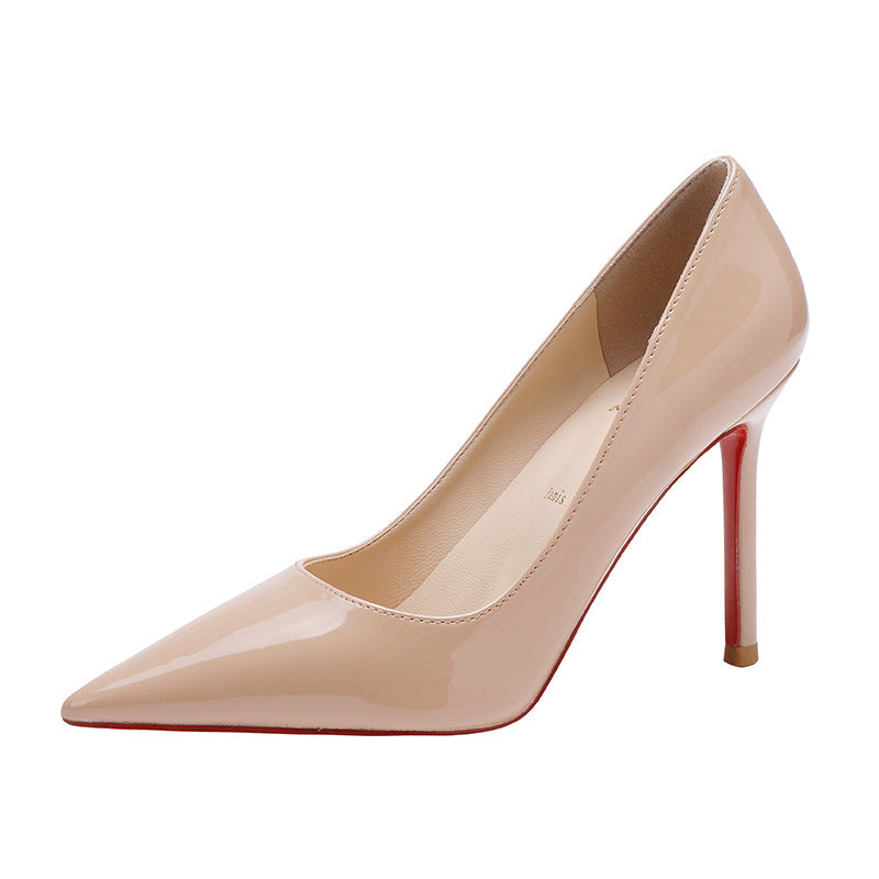 Shallow mouth pointed tip heels